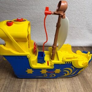 Fisher-Price Santiago of the Seas Lights & Sounds El Bravo Pirate Ship Playset